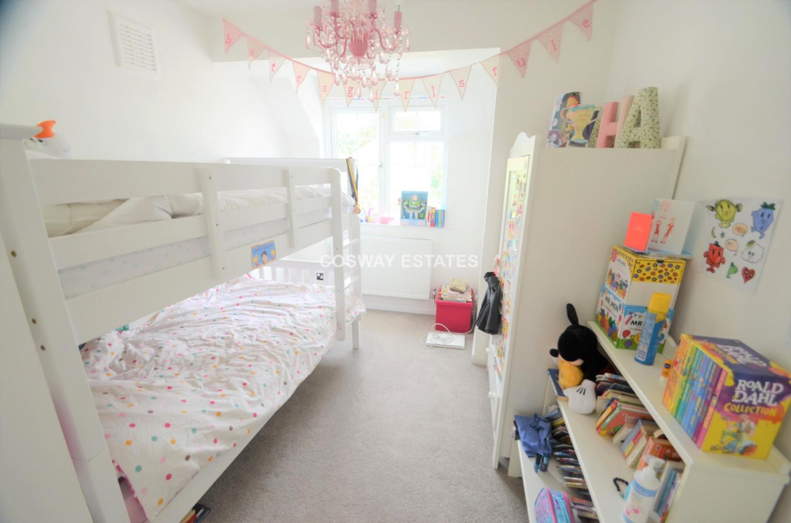 Sunbury Avenue, Mill Hill